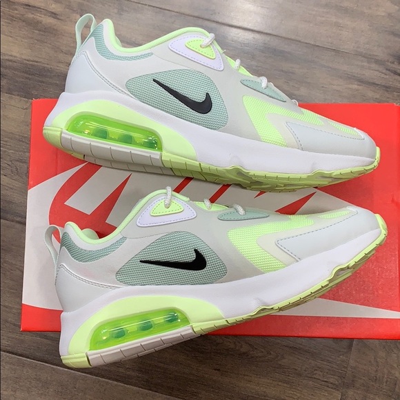 W NIKE AIR MAX 200 - Picture 15 of 16